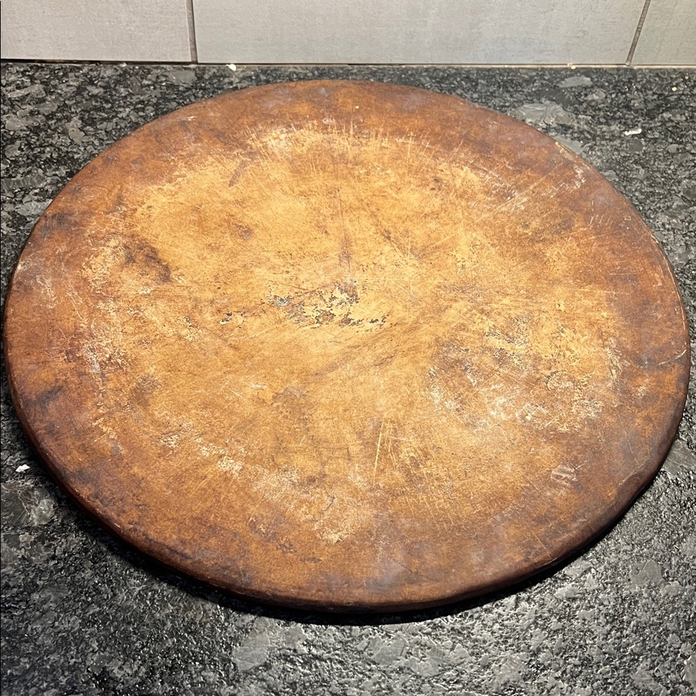 15” Pampered Chef Round Pizza Stone. Pre-seasoned for you. RETIRED
